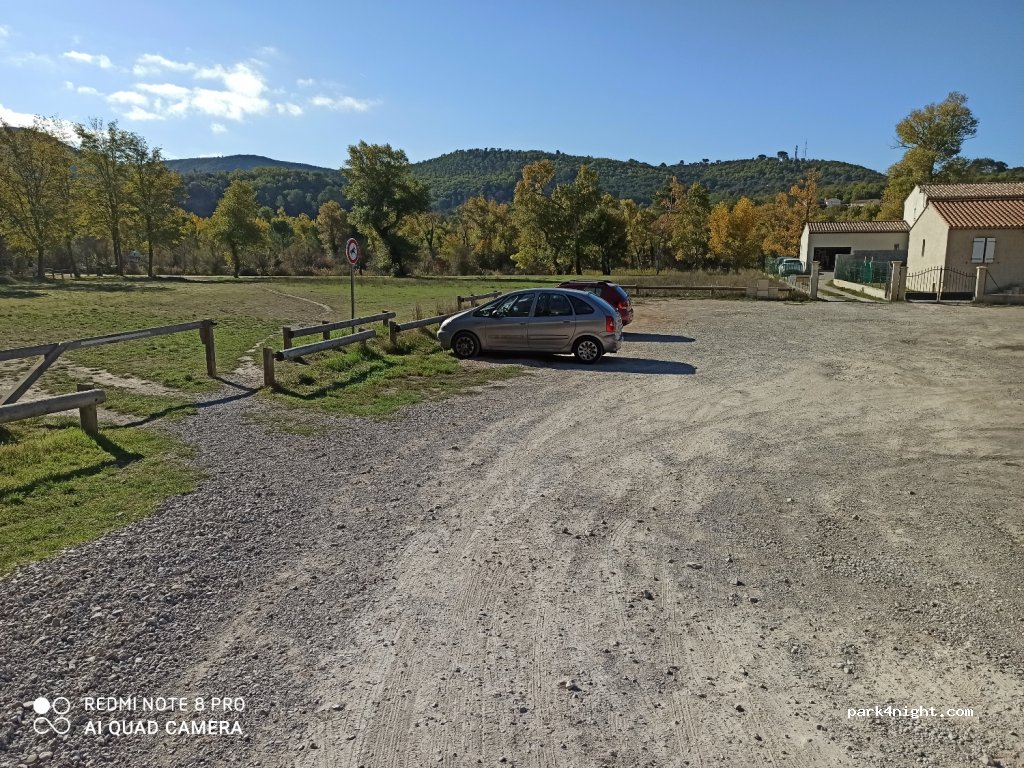 (04800) Gréoux-les-Bains - 362 Chemin de Babaou — foto