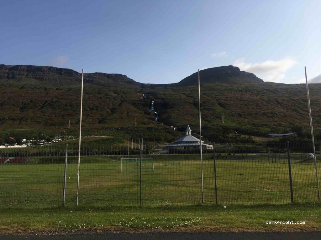 (735) Eskifjorður - 3a Dalbraut — foto 3