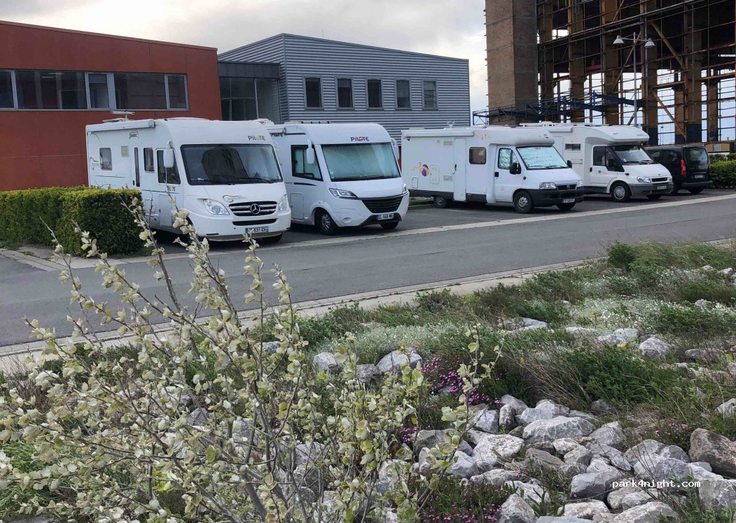 (59140) Dunkerque - rue des pilotines — foto 2