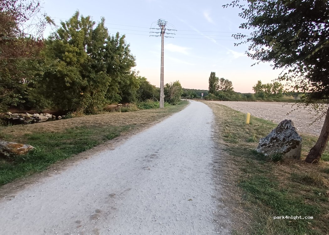 (16110) Rancogne - Prés de la Maison Blanche — foto 5