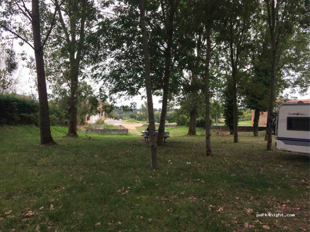 (03410) Teillet-Argenty - 13 Grande Rue — foto 2