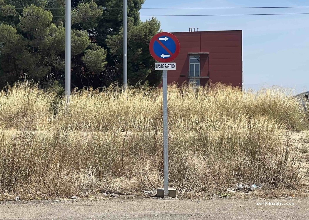 (50018) Zaragoza - Calle Poeta Luciano Gracia — foto 2