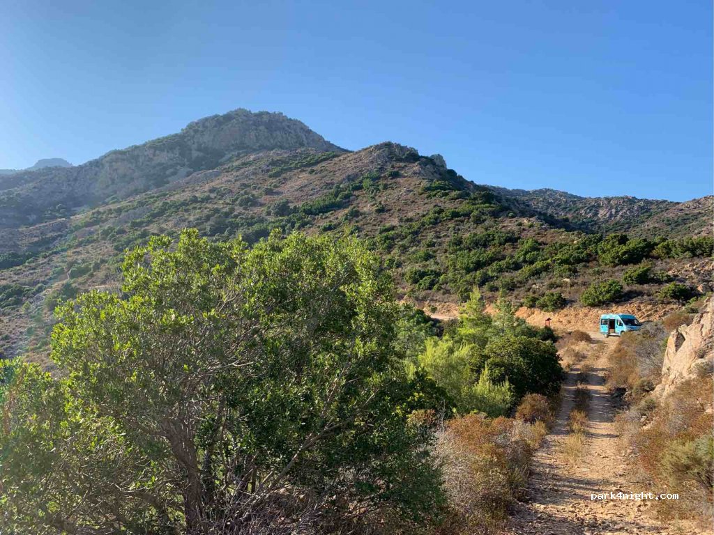 (07052) San Teodoro - Unnamed Road — foto