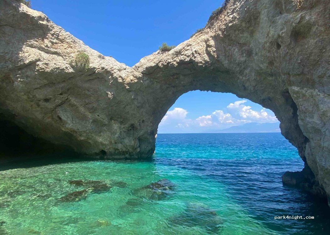 (203 00) Loutraki Agii Theodori - Unnamed Road — foto 3