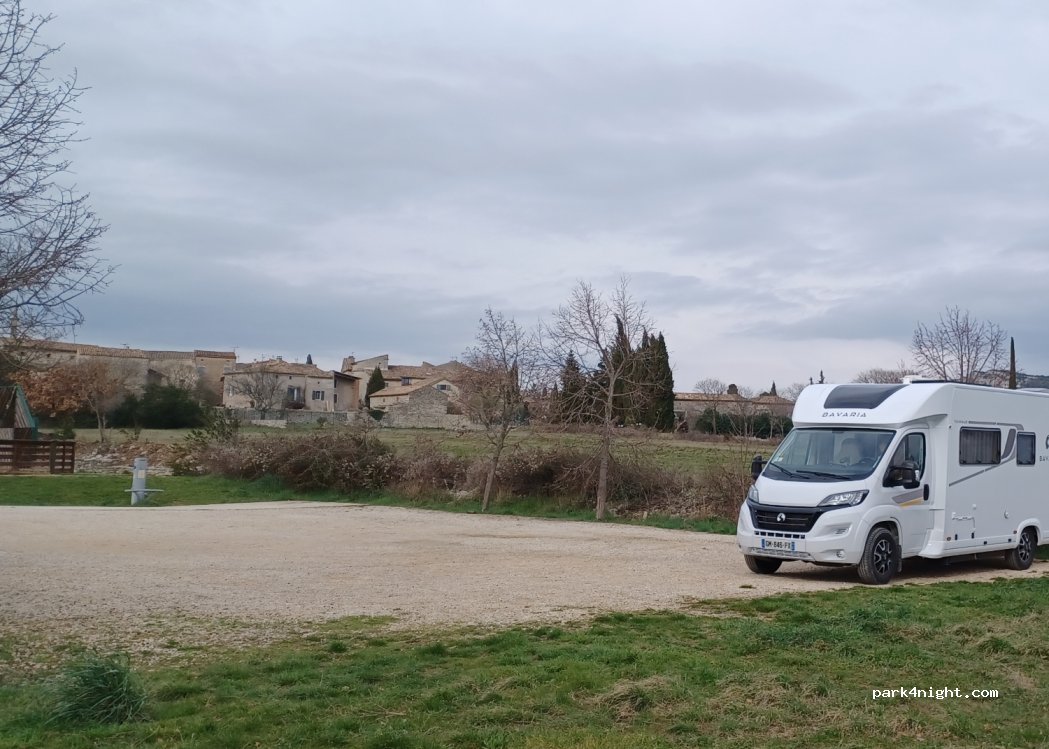 (30580) Fons-sur-Lussan - Place des Écoles — foto 3