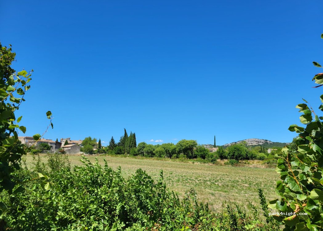 (30580) Fons-sur-Lussan - Place des Écoles — foto 4