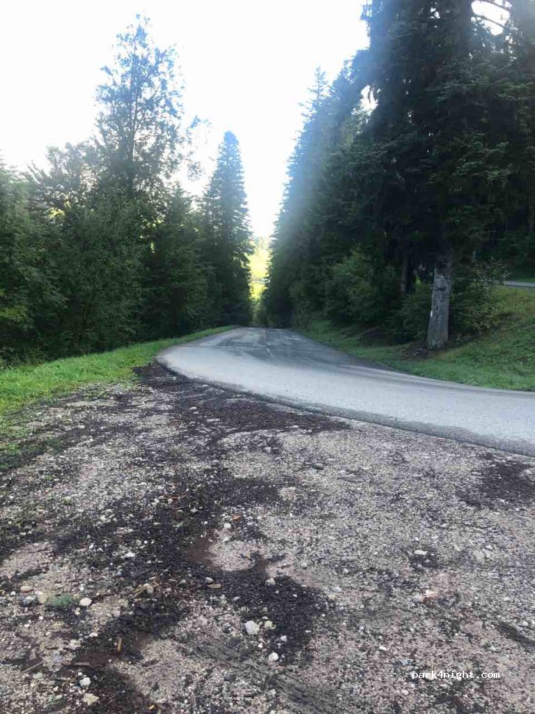 (73590) Notre-Dame-de-Bellecombe - D218B — foto 2