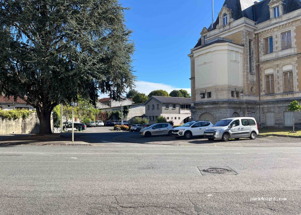 (65100) Lourdes - 2 Rue Edmond Michelet — foto