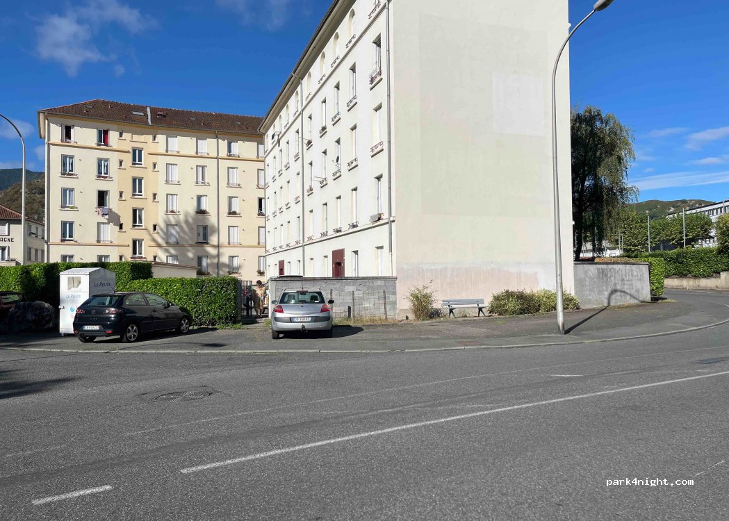 (65100) Lourdes - 2 Rue Edmond Michelet — foto 2