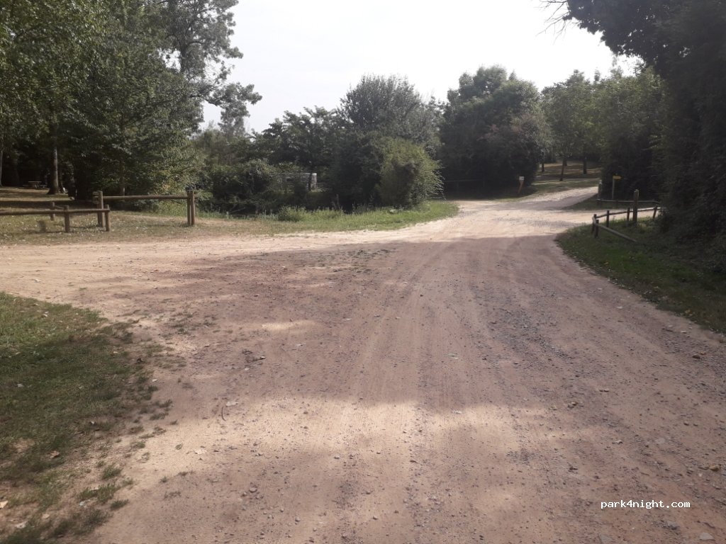 (85440) Saint-Hilaire-la-Forêt - Unnamed Road — foto