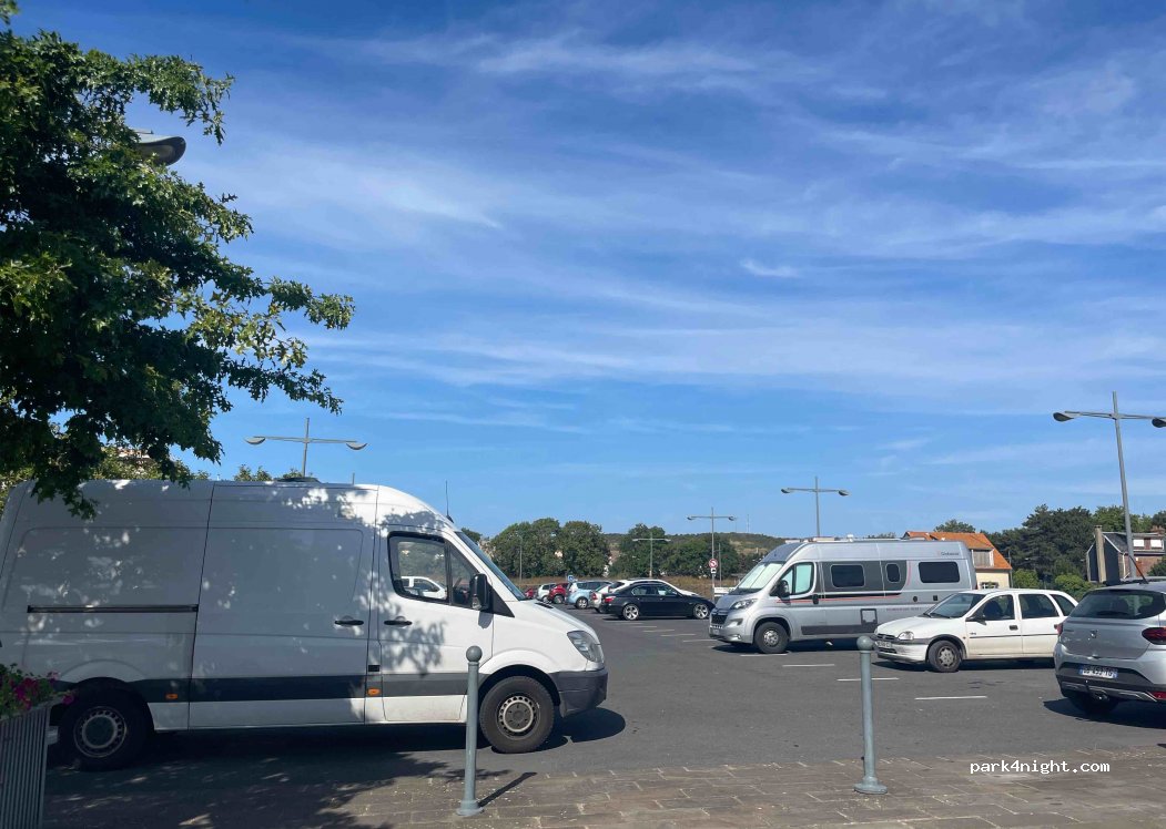 (76470) Le Tréport - 29B Avenue des Canadiens — foto