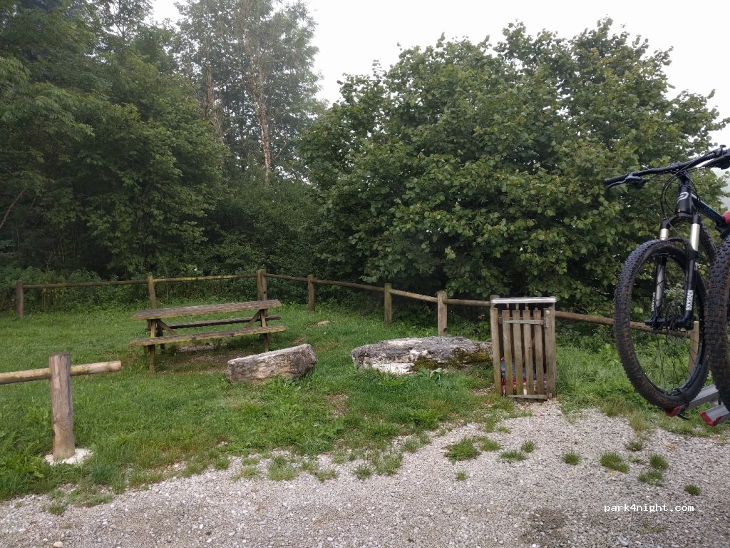 (25650) Montbenoit - D437 — foto