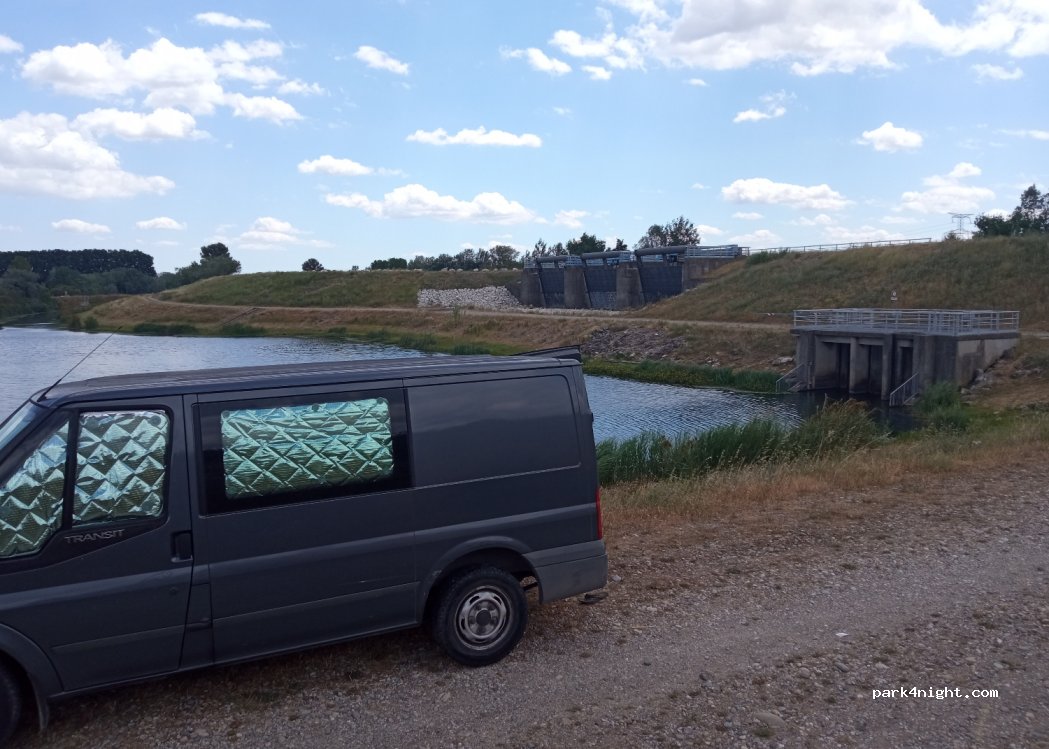 (84000) Avignon - Route du Confluent — foto 4