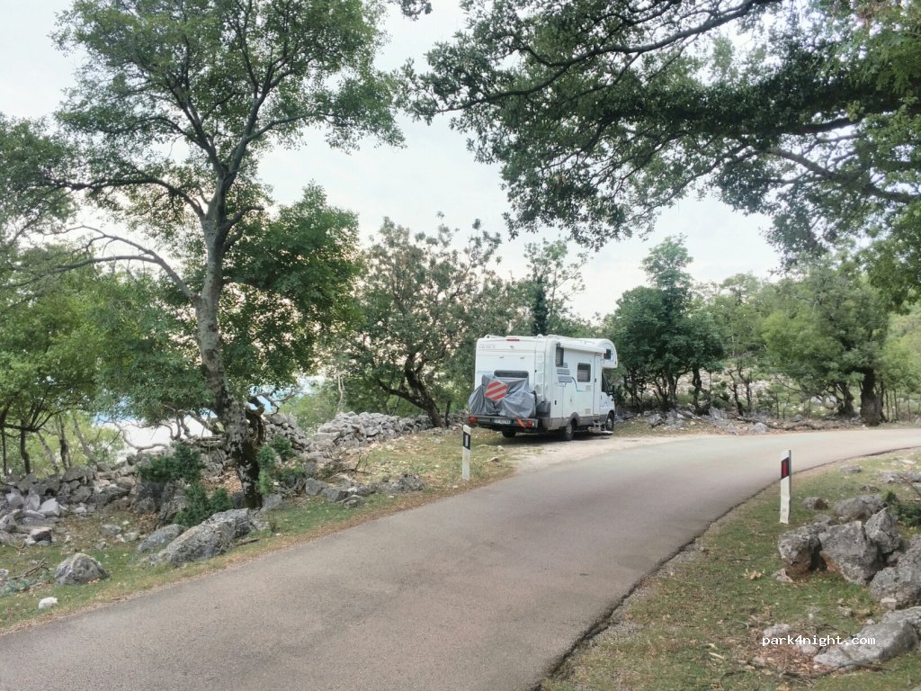 (51559) Sveti Petar - Unnamed Road — foto