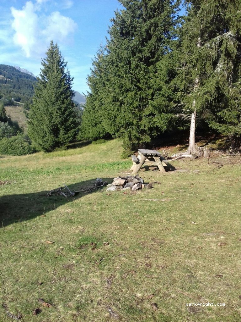 (73130) Montgellafrey - Unnamed Road — foto