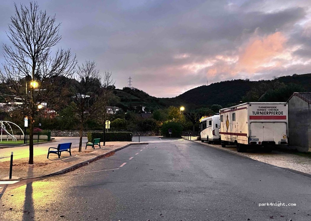(26600) Gervans - Place des Amandiers — foto 4