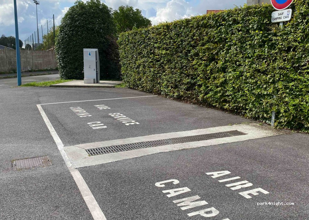 Aire de stationnement Villers-Cotterêts — foto 3