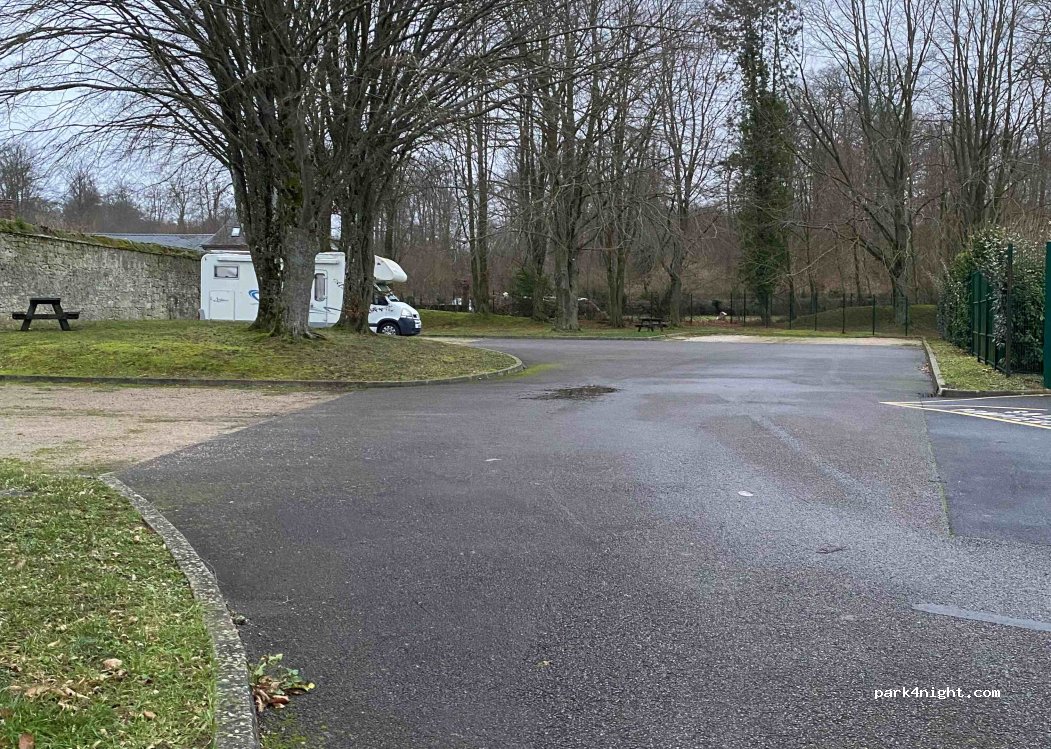 Aire de stationnement Villers-Cotterêts — foto 4