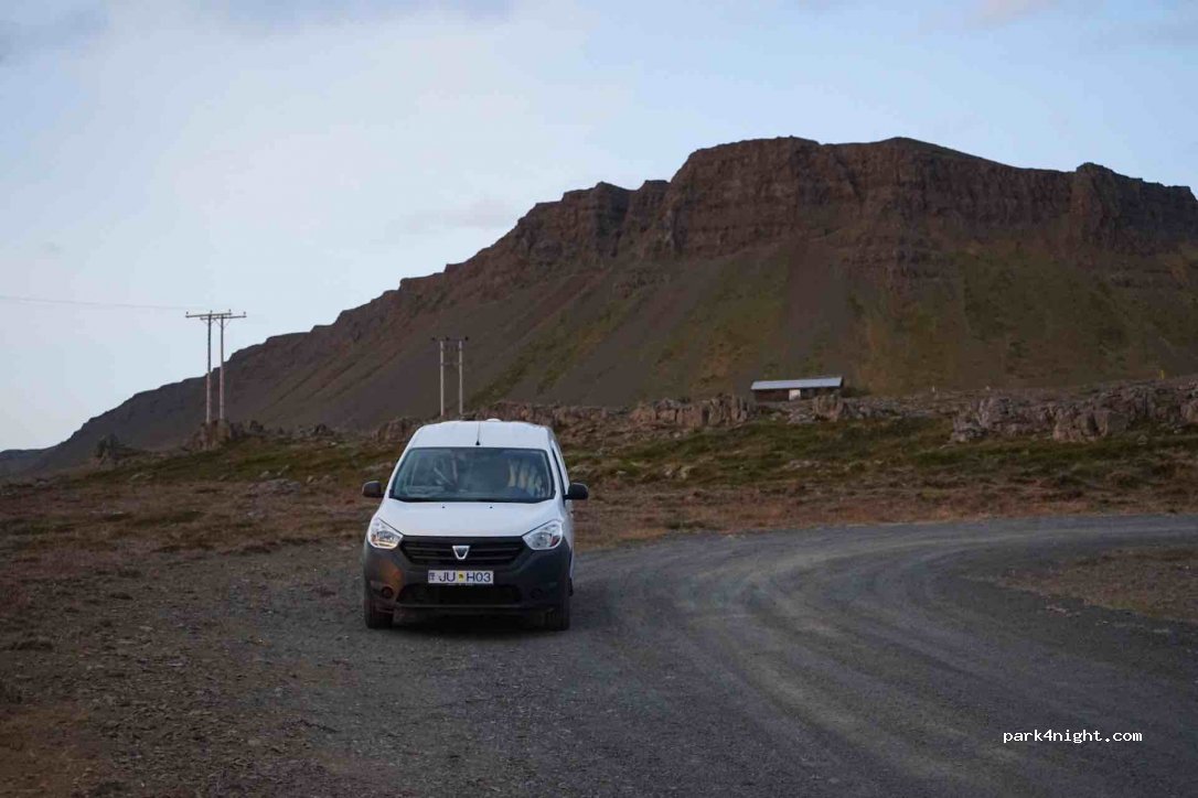 () Verzlunarstaður - Garpadalsvegur — foto