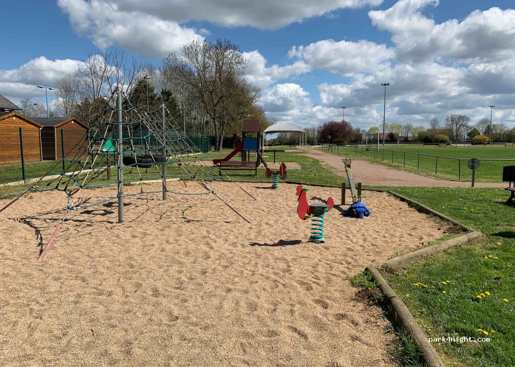 (58490) Saint-Parize-le-Châtel - 33 Avenue de la Mairie — foto 4