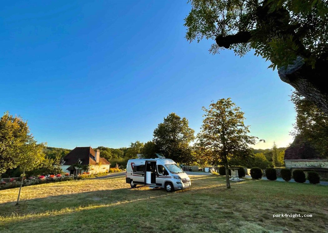 (46240) Caniac-du-Causse - D42 — foto
