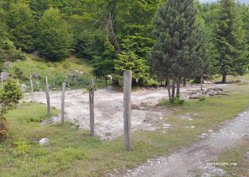 ()  - Rruga Azem Hajdari — foto 3