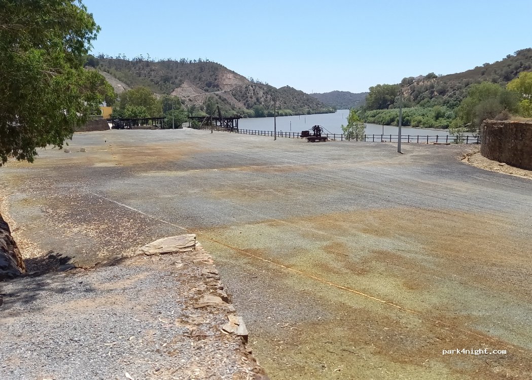 Área para Autocaravanas do Pomarão — foto