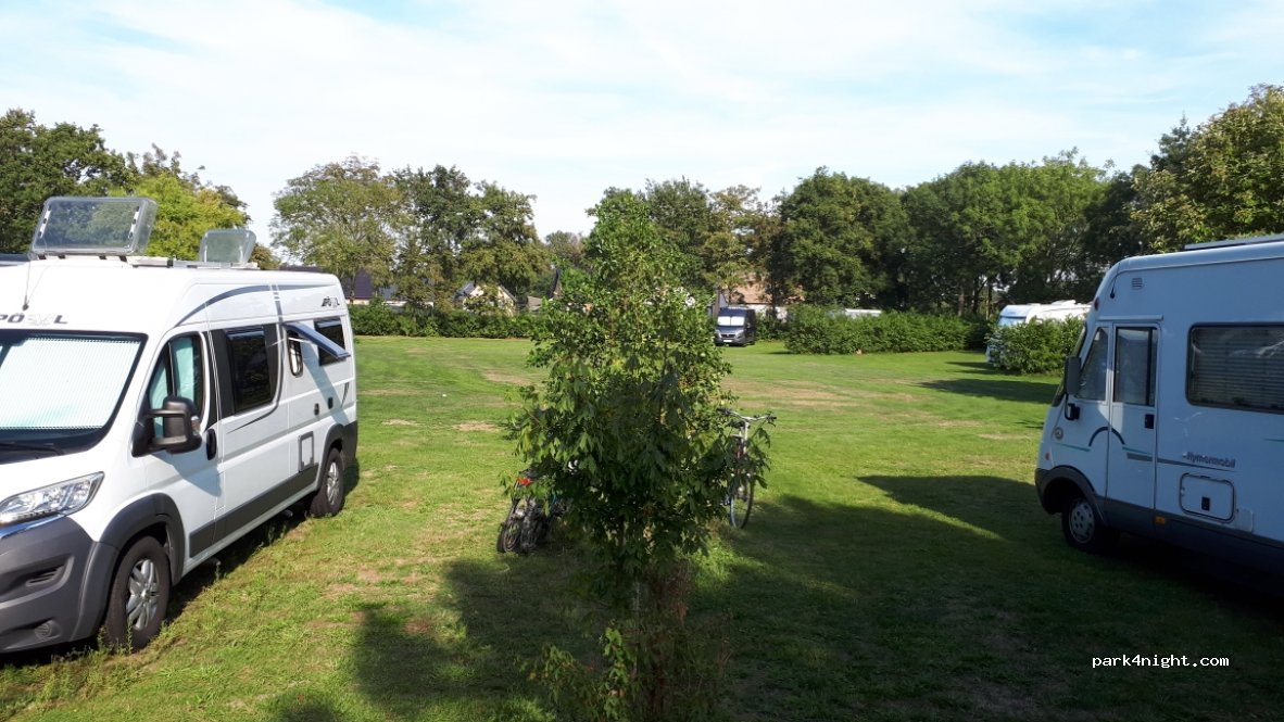 Klepperstee Hoofdingang — foto