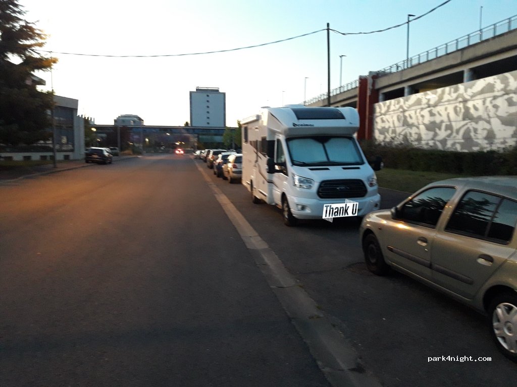 (33400) Talence - 6 Esplanade des Arts et Métiers — foto