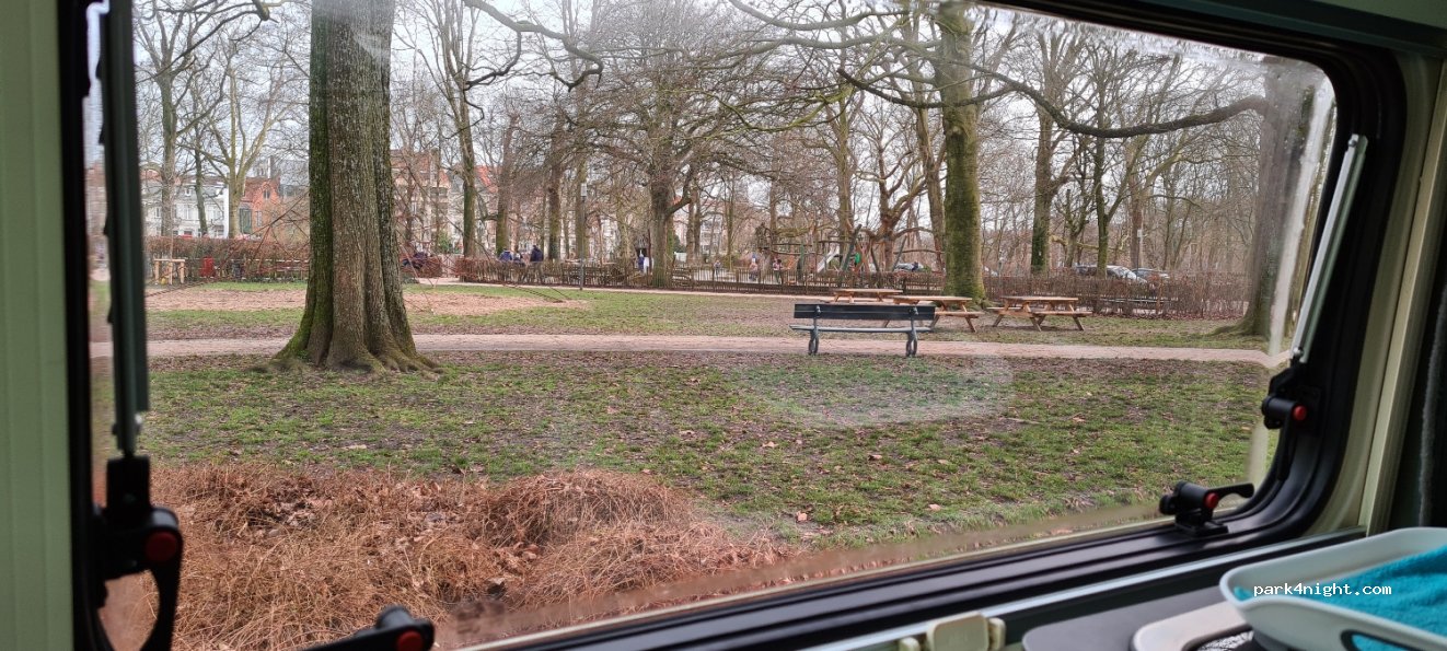 (8000) Brugge - 1 Graaf Visartpark — foto