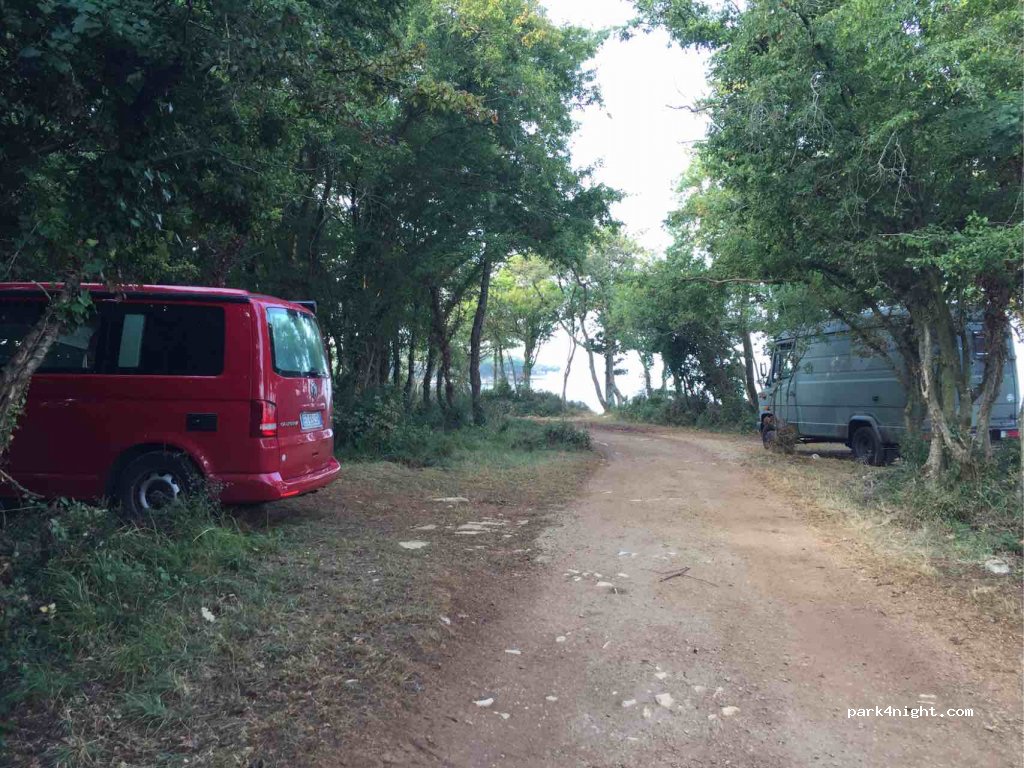 (52449) Červar - Unnamed Road — foto
