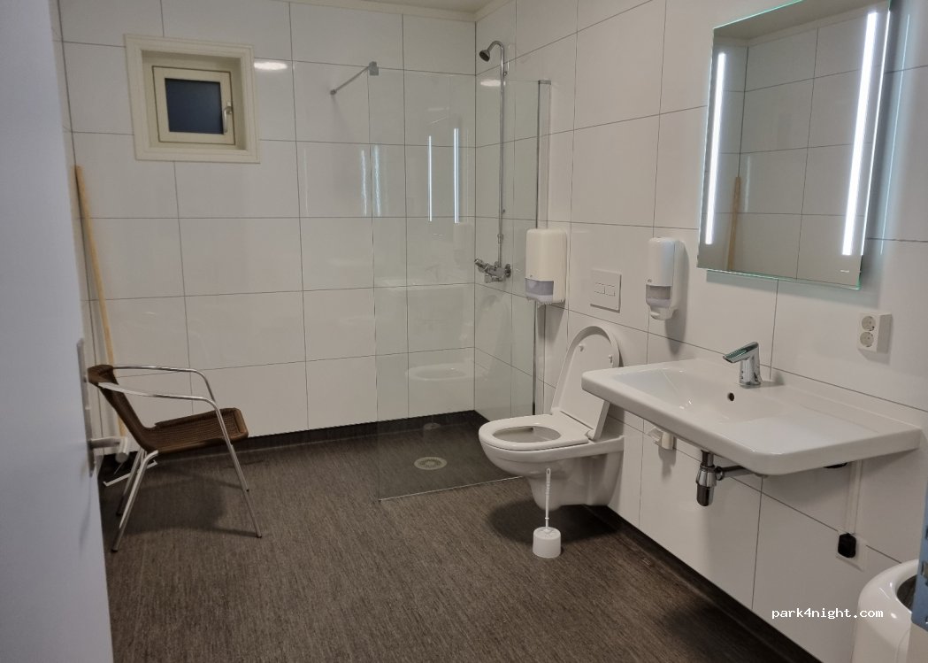 Domaas Gård Hyttetun og Caravancamp — foto