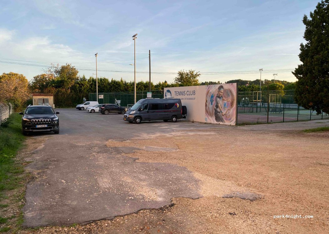 (13210) Saint-Rémy-de-Provence - 12 Avenue Mal de Lattre de Tassigny — foto 5