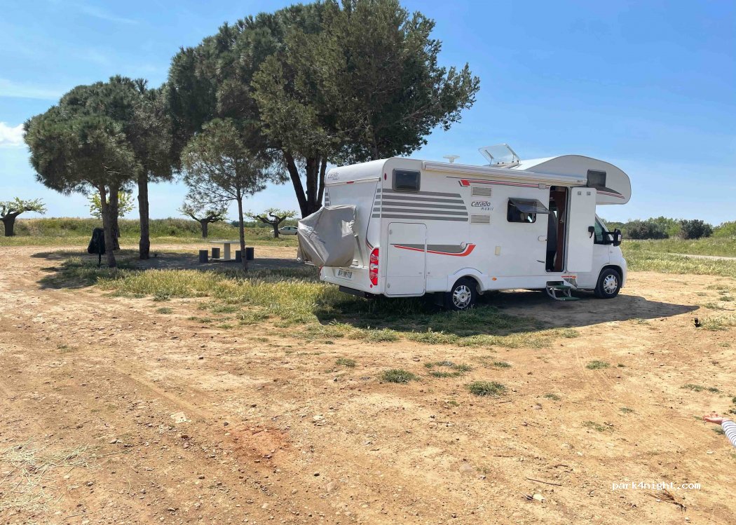 (30510) Générac - Unnamed Road — foto