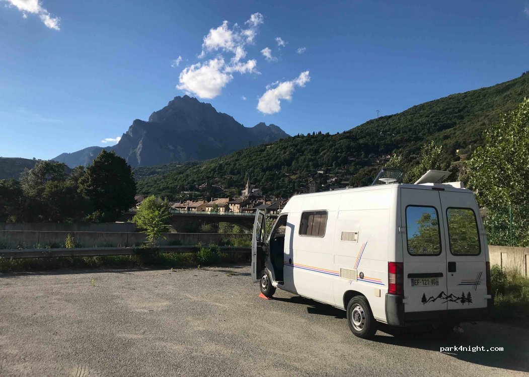 (73140) Saint-Michel-de-Maurienne - 50 Rue de la Curiaz — foto 3
