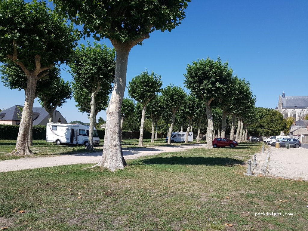 (45370) Cléry-Saint-André - 8 Rue Louis XI — foto