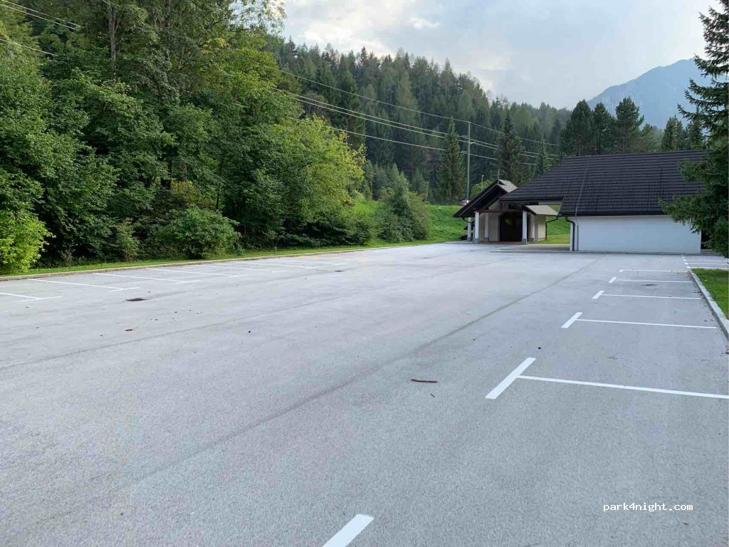 (4280) Kranjska Gora - 5 Kranjska Gora- Mojstrana- Dovje, Savsko naselje — foto