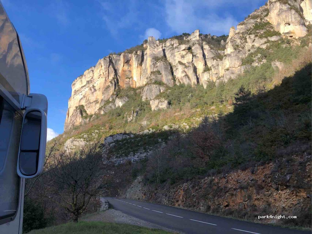 (48150) Saint-Pierre-des-Tripiers - D996 — foto
