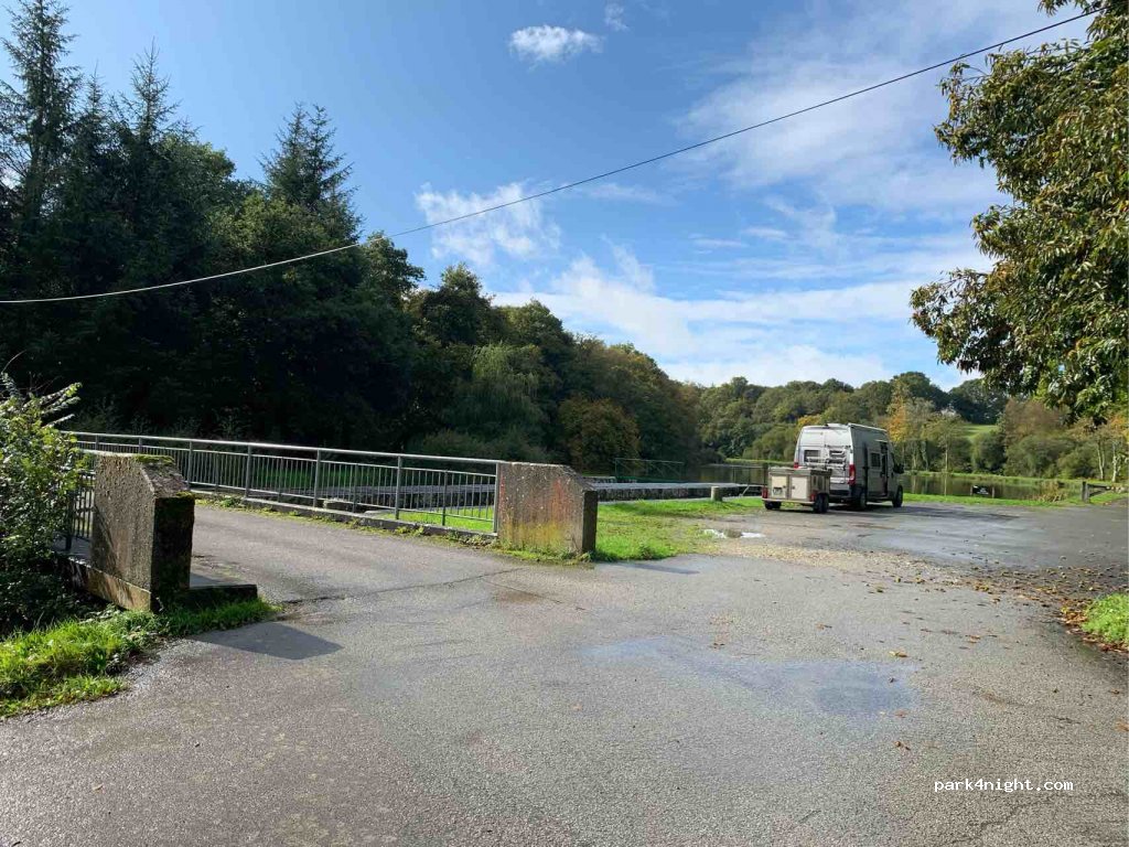 (22110) Glomel - Unnamed Road — foto 3