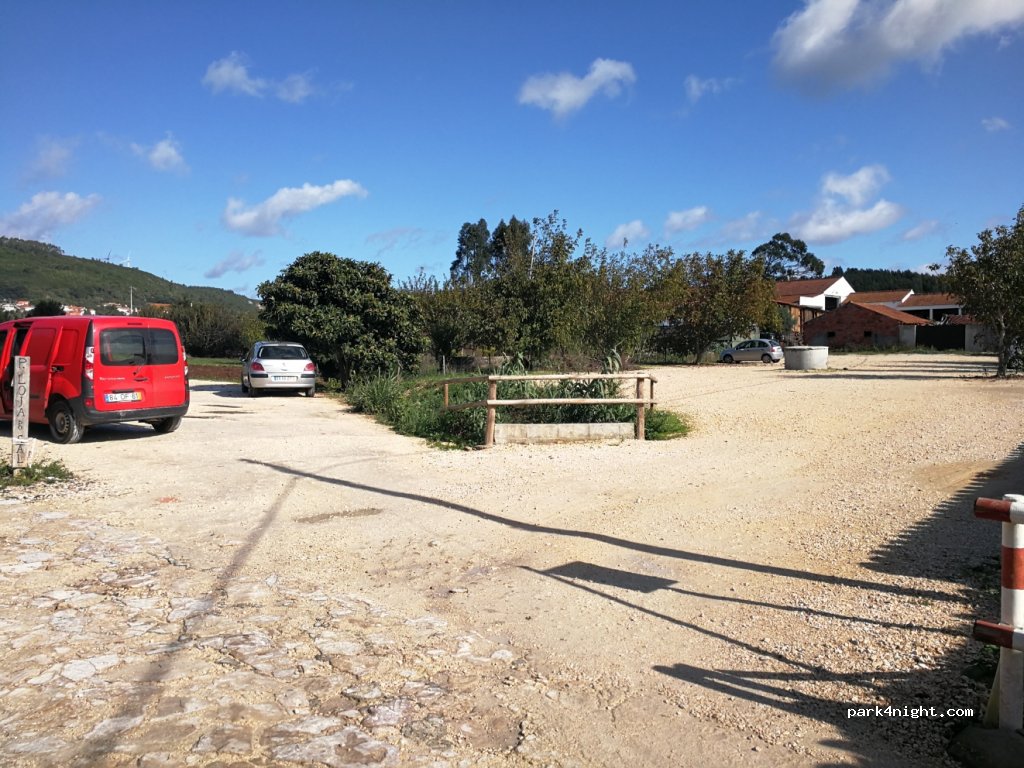 (2040-133) Rio Maior - 39 Estrada das Salinas — foto