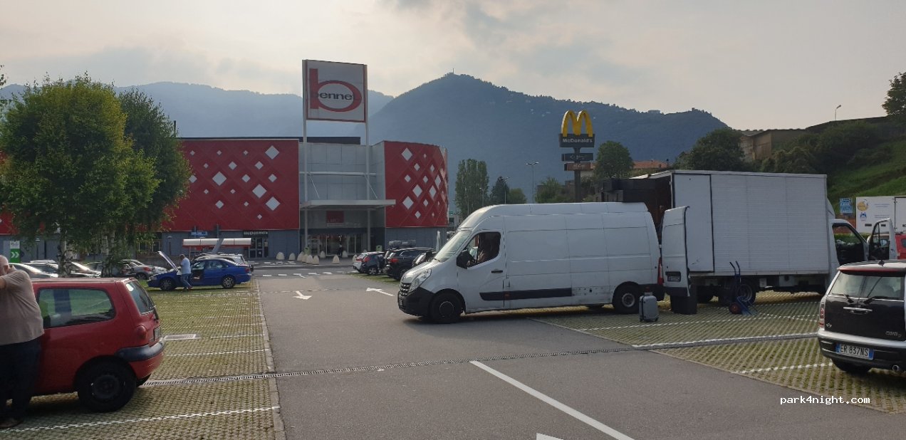 (22100) Como - 31 Via Asiago — foto