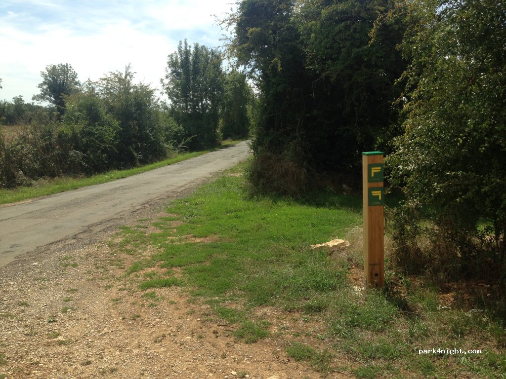 (79800) Exoudun - Unnamed Road — foto 2