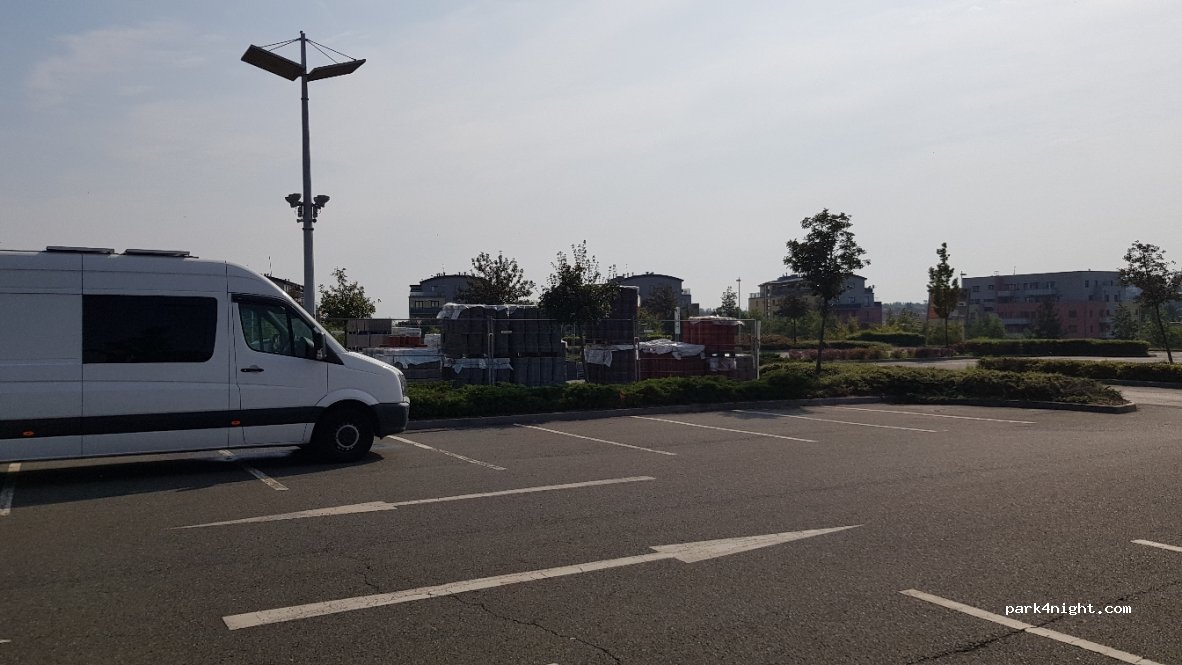 (102 00) Praha-Štěrboholy - 2 Nákupní — foto 2