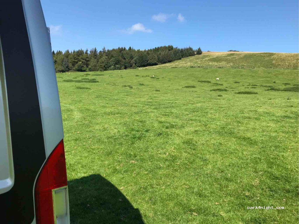 (BD23 5PT) Kilnsey - on B6160 — foto