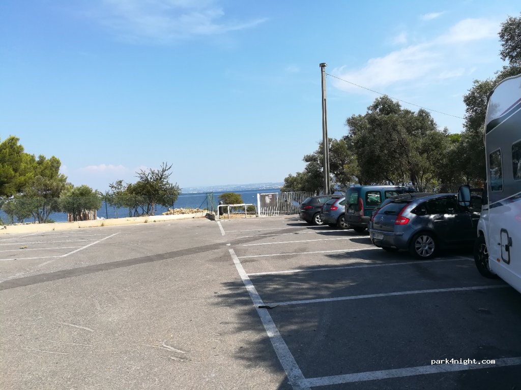 (13500) Martigues - Avenue du Docteur Fleming — foto 2