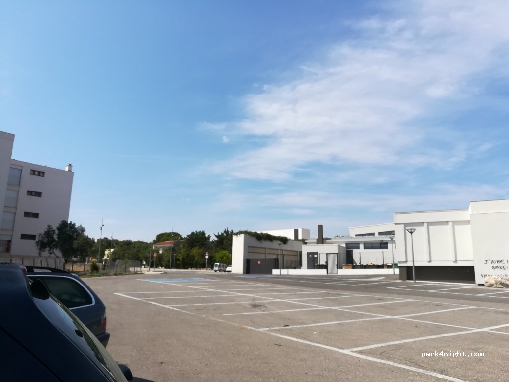 (13500) Martigues - Avenue du Docteur Fleming — foto 3