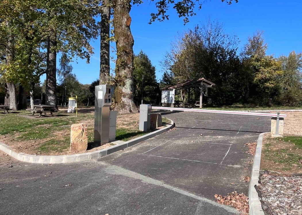(24450) La Coquille - 25 Avenue de Limoges — foto 3