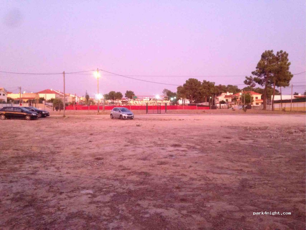 (2865) Fernão Ferro - 86 Rua Carlos de Oliveira — foto