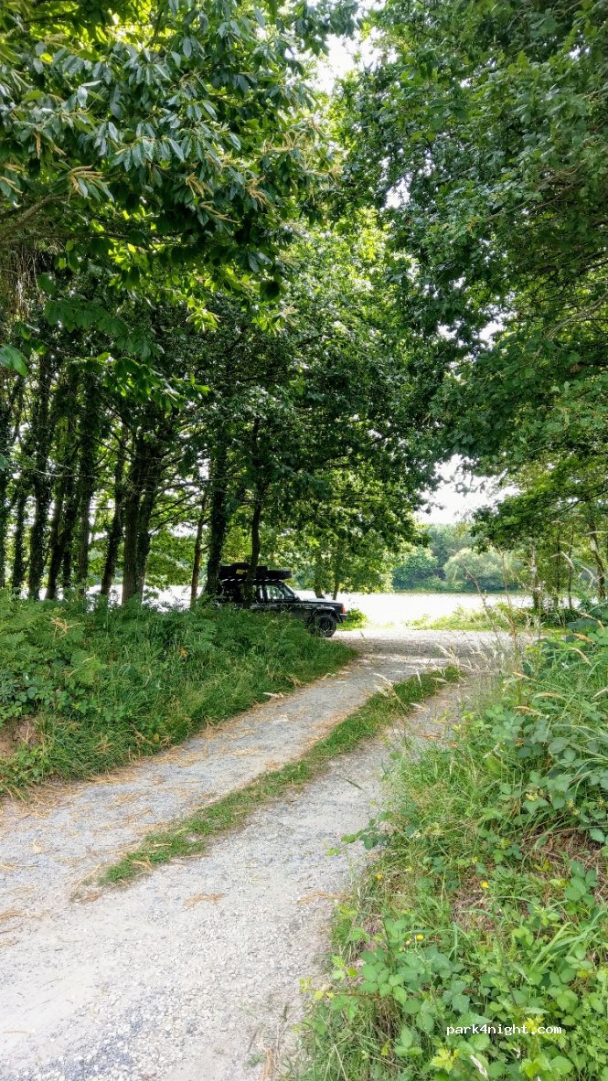 (22100) Trélivan - Unnamed Road — foto