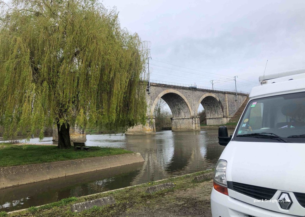 (72430) Noyen-sur-Sarthe - Rue Jacques Dessart — foto 4